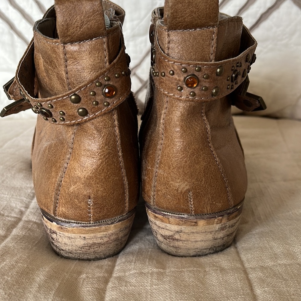 Rue 21 Buckle Strap Detailed Booties Size 10, fit like a 9 - Picture 6 of 13